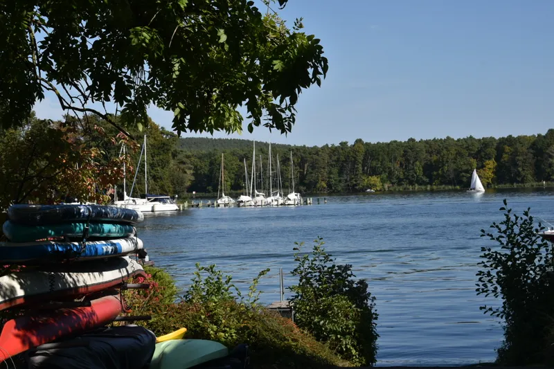 Wohnen am Wasser. Ankommen, durchatmen, ablegen - Wohnung mit privatem Bootsanleger & Badesteg — photo 1
